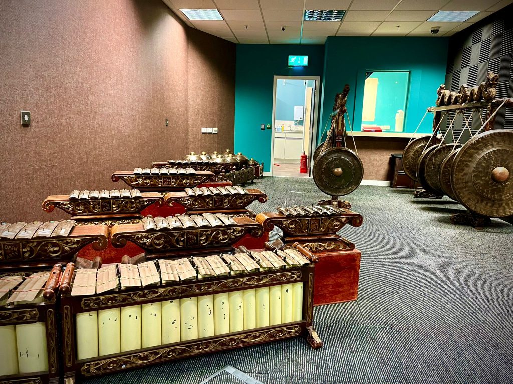 A picture of some of the instruments of the Gamlan positioned in the new Connswater Shopping Centre Unit.